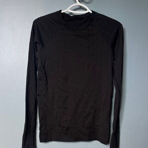 Lululemon Restless Pull over in black